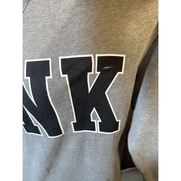 Victoria's Secret Pink Sweatshirt Pullover Graphic Logo Crew Neck XS Roses - Picture 6 of 10